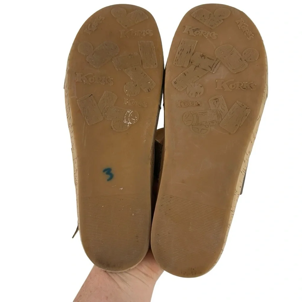 Korks by Kork-Ease Gold T-Strap Slingback Leather Sandals Sz 9